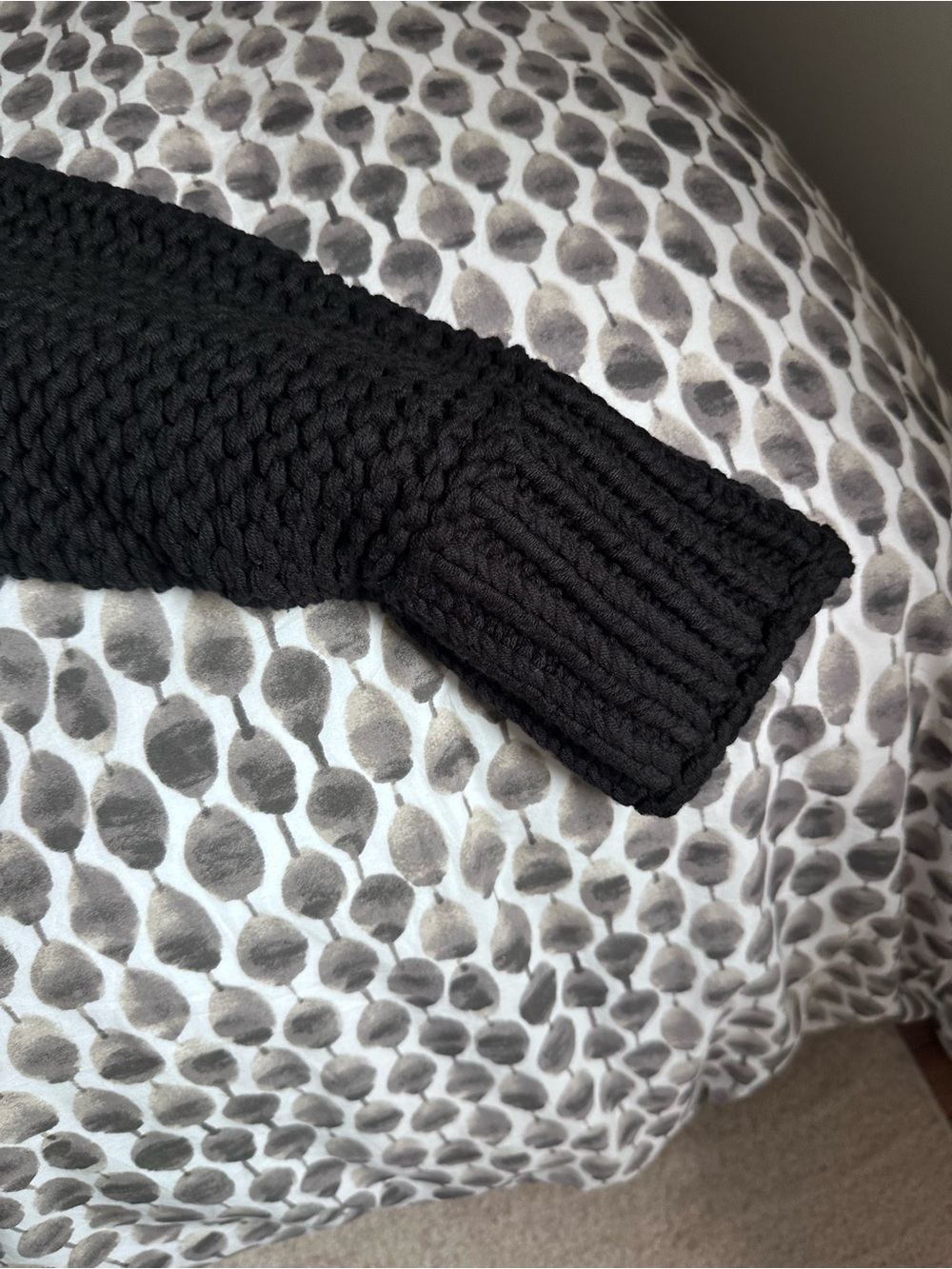 *FREE PEOPLE*Chunky Knit Black Women's Sweater - Picture 6 of 6
